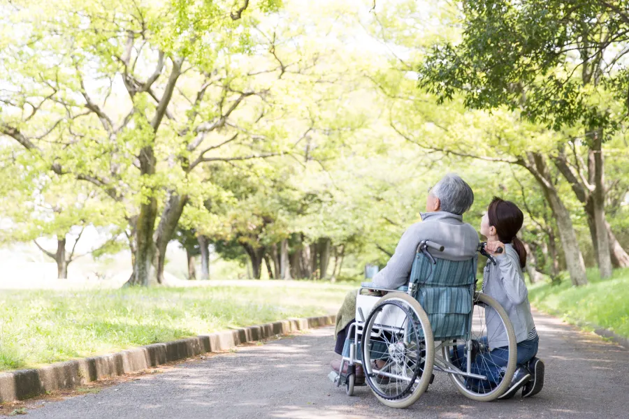 年金分割など離婚後の将来の生活設計をイメージした写真